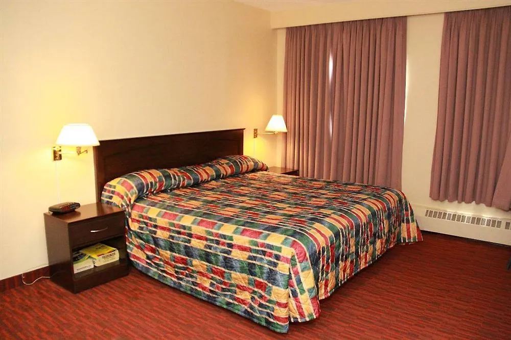 Argyll Plaza Hotel Edmonton 2*,