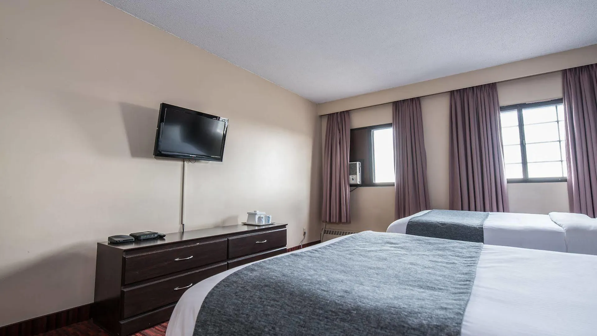 Argyll Plaza Hotel Edmonton 2*,  Canada